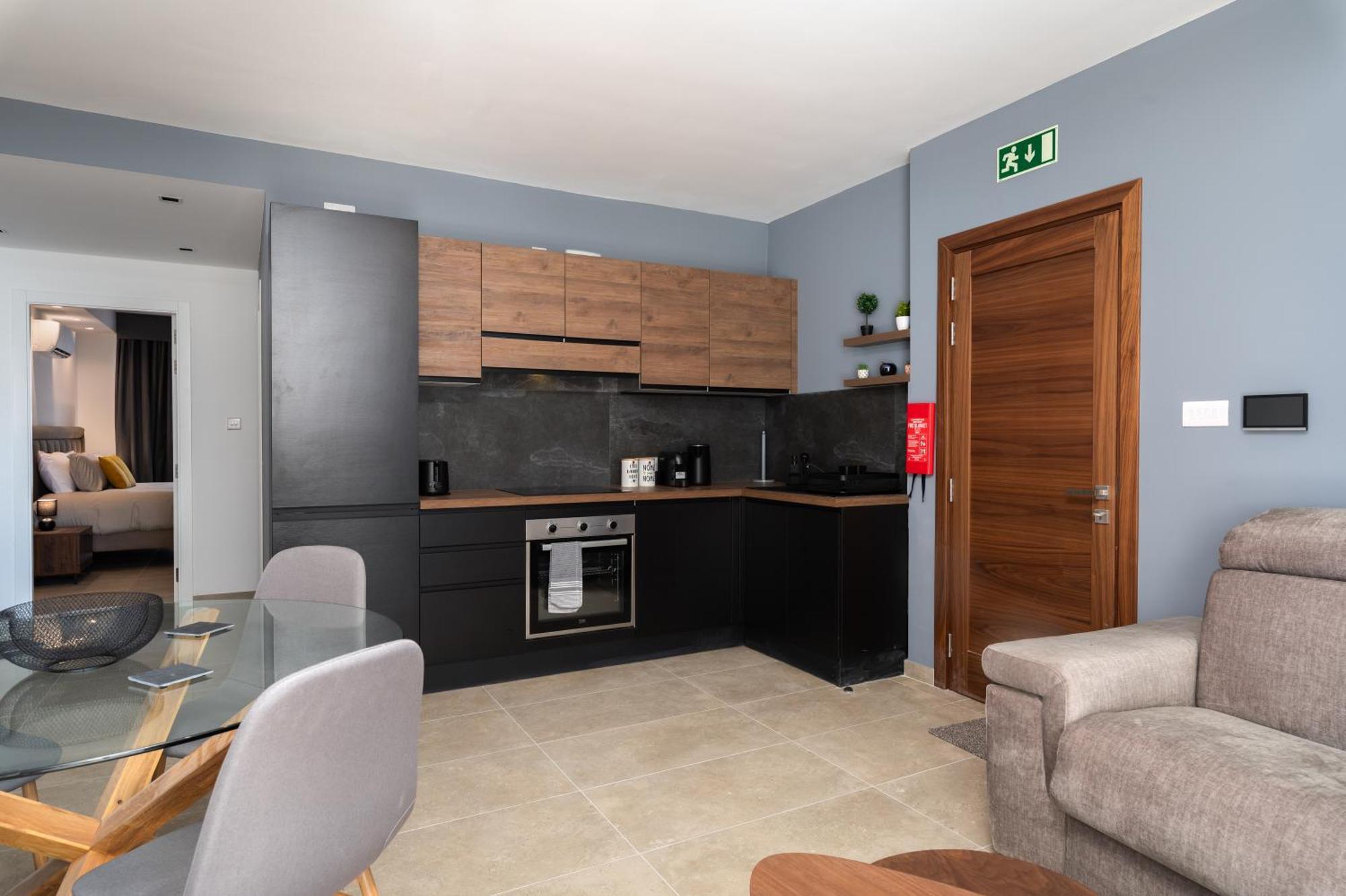 Modern 1br Close To Manoel Island Saint Julians & Tigne Shopping Mall