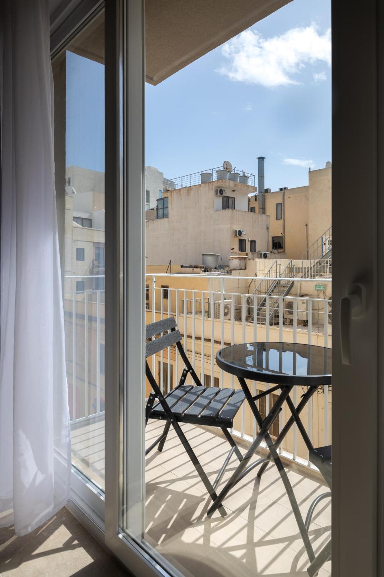 Modern 1br Close To Manoel Island Saint Julians & Tigne Shopping Mall Апартаменты *