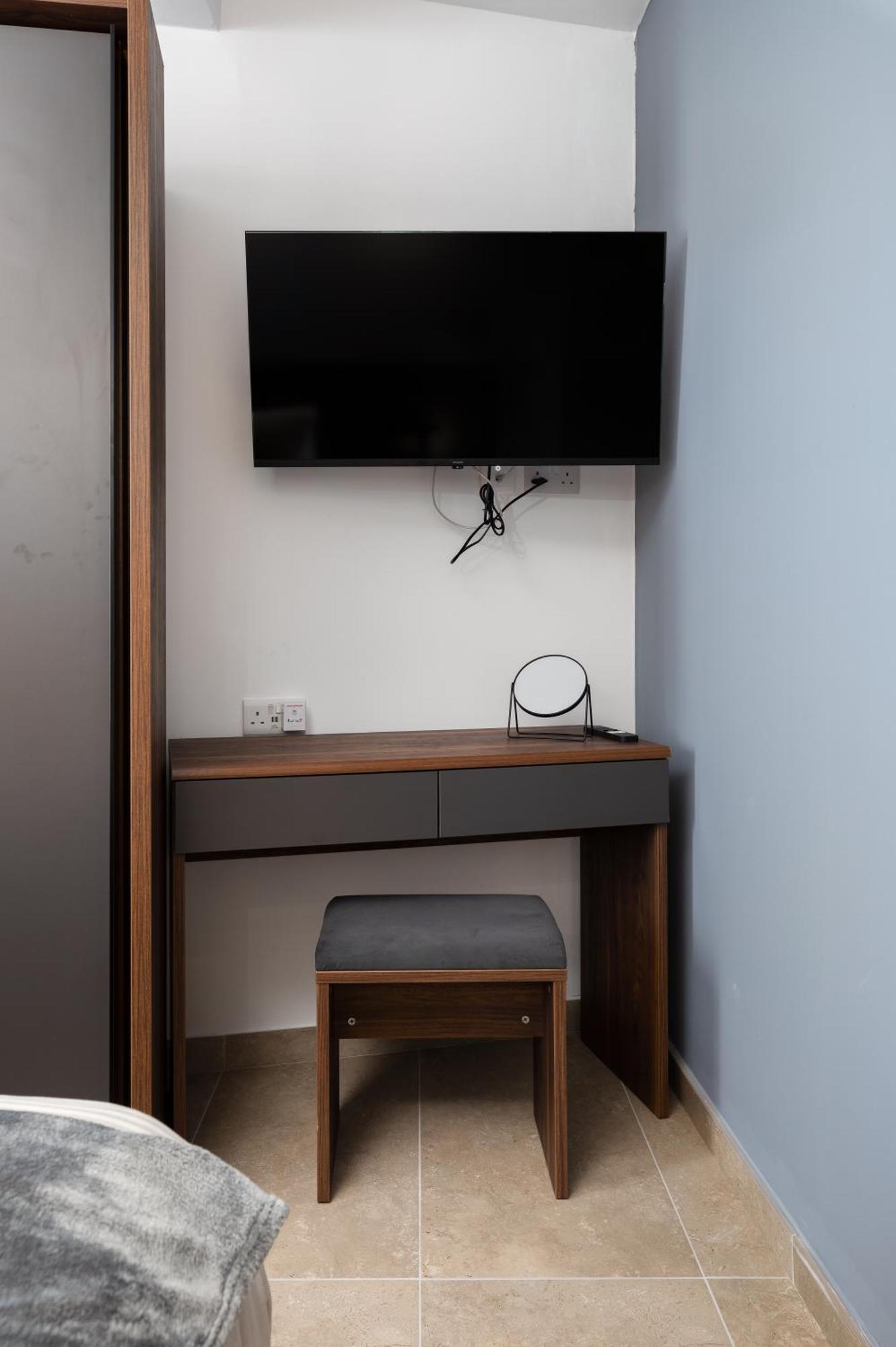Modern 1br Close To Manoel Island Saint Julians & Tigne Shopping Mall *